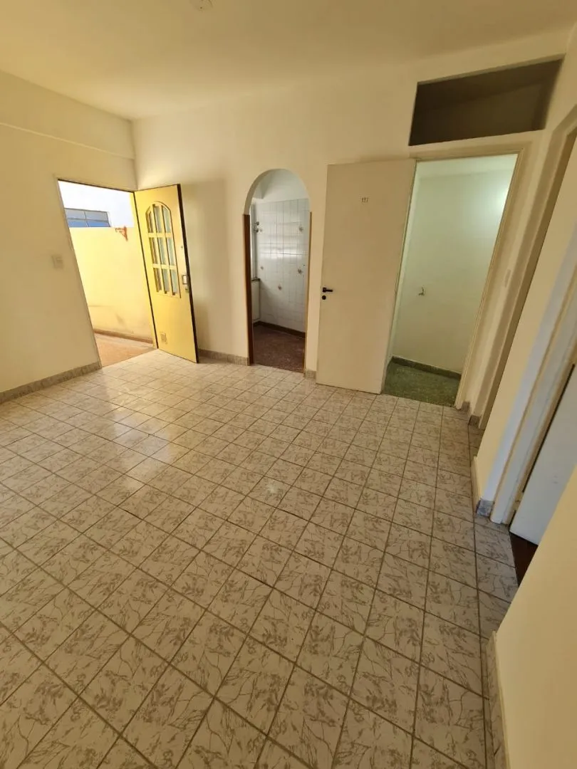 2 ambientes con oficina y balcón