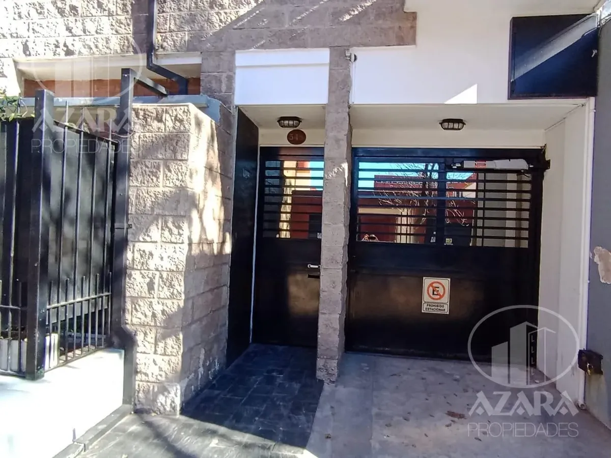 Triplex with balcony and grill