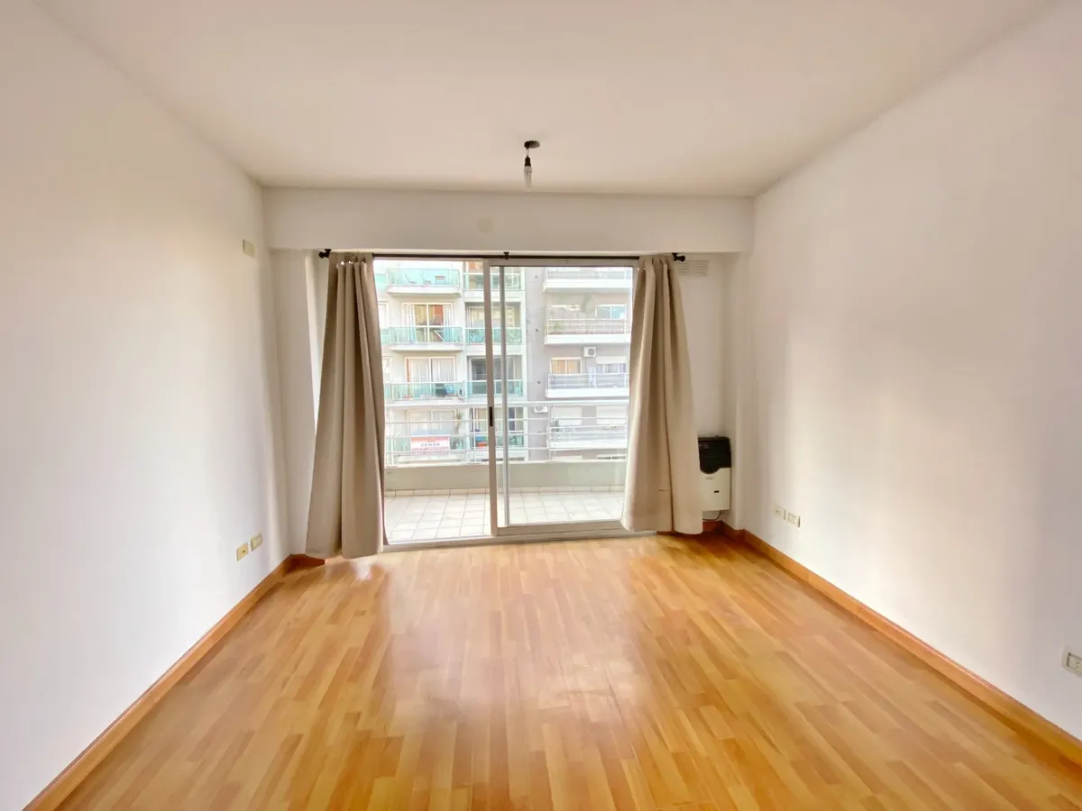 Front-facing studio with balcony