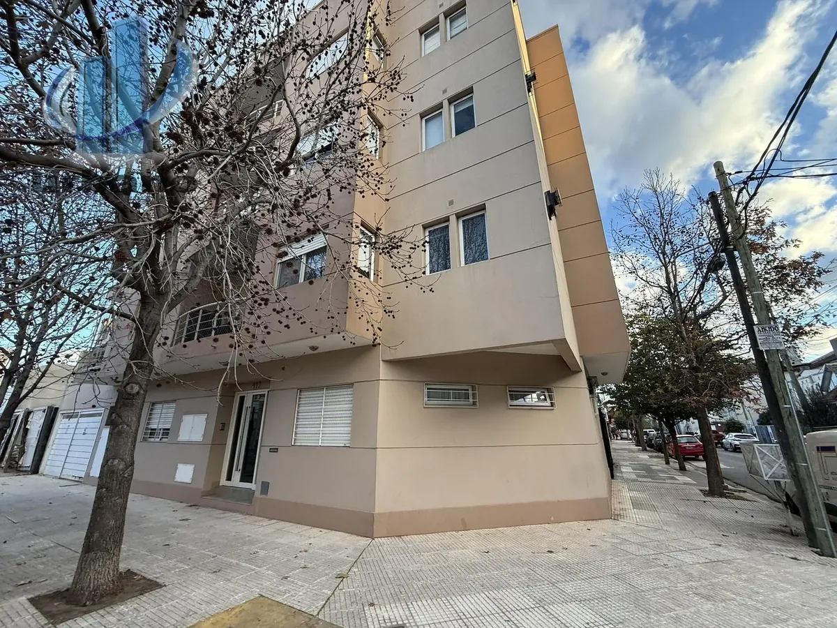 Planta baja con patio y terraza