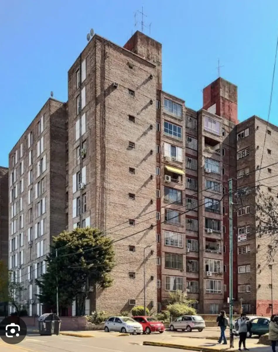 Departamento Con Amplio Comedor Cocina Separada Del Comedor, 1 Dormitorio. El Inquilino Debe Contar Con Recibo De Sueldo, Garantia Propiedad O Seguro De Caucion. Sin Expensas
