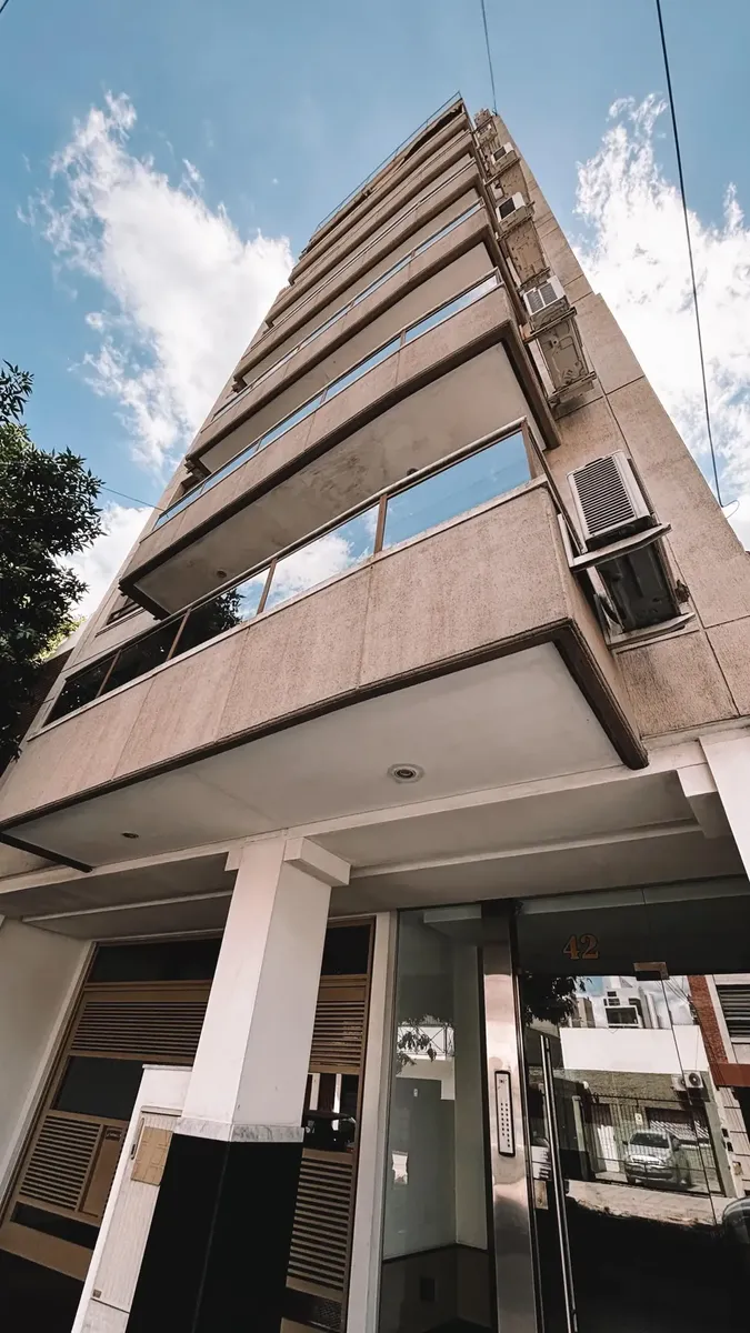 6to piso, balcón corrido y cochera