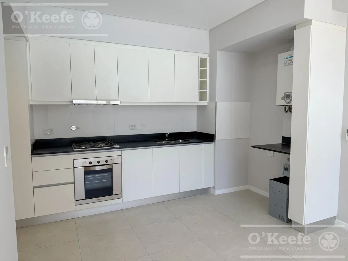 Departamento En Alquiler De Dos Ambientes En Nuevo Quilmes Residencias- Con Cochera   Baulera