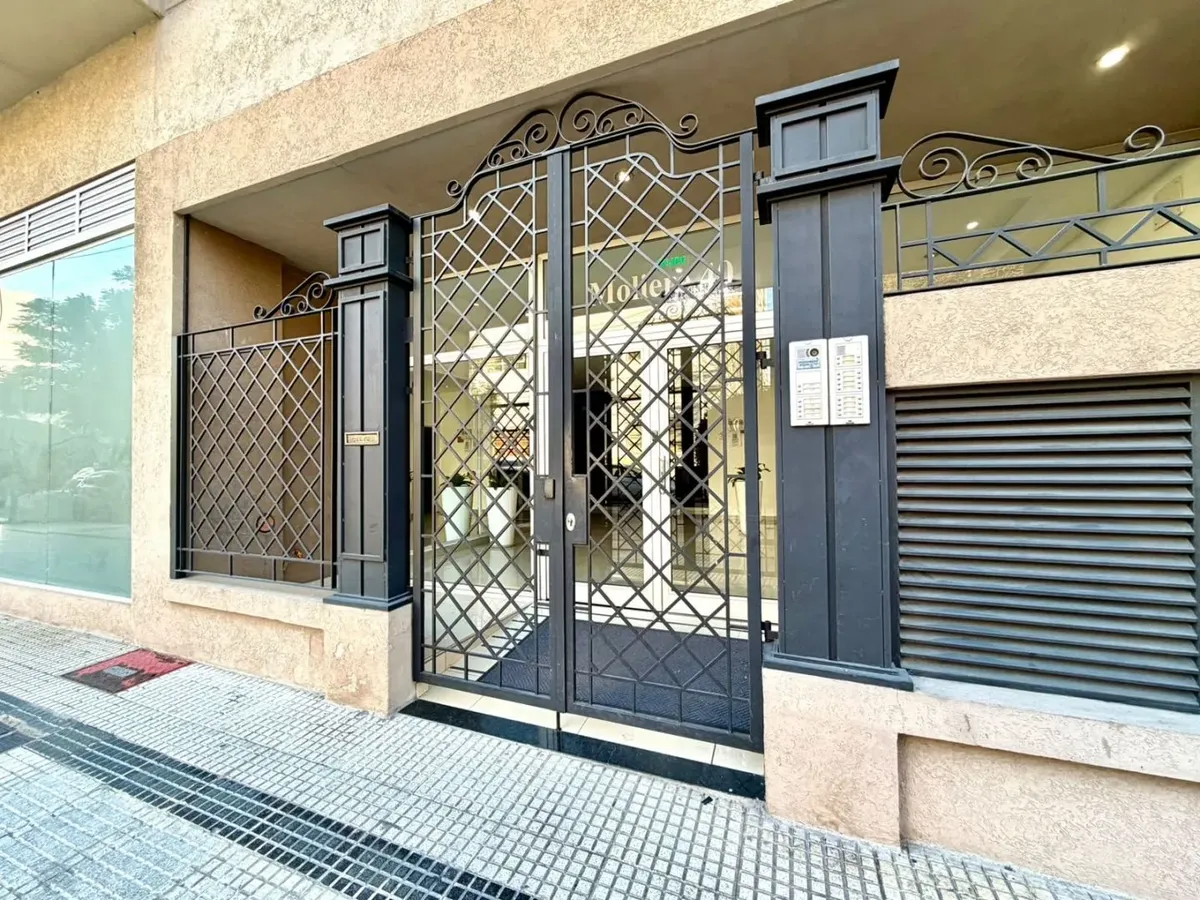 Monoambiente 5° piso, balcón francés