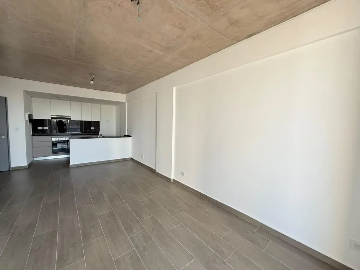 5° piso con balcón aterrazado