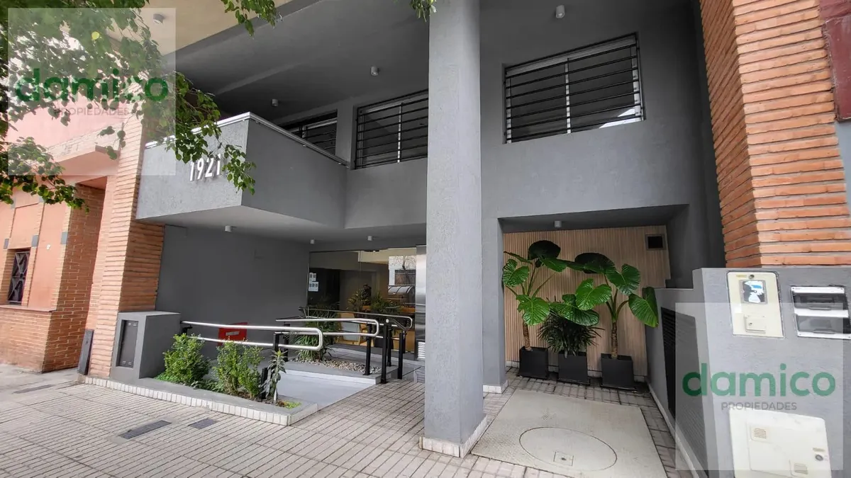 Monoambiente con balcón y SUM