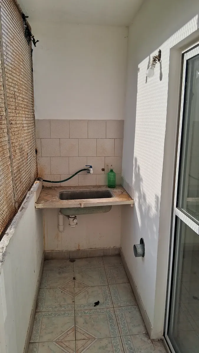 Estudio recién pintado sin expensas