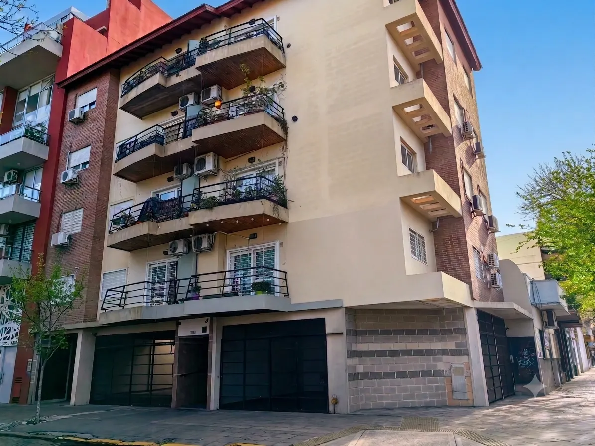 3-room front-facing with balcony
