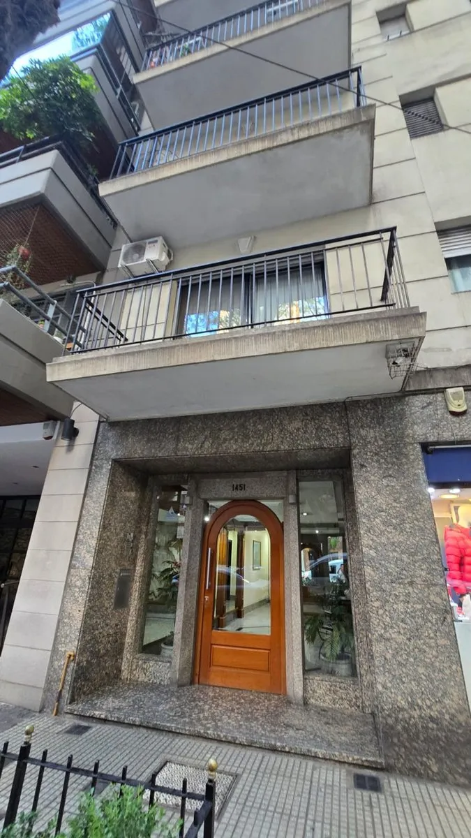 4° contrafrente con balcón