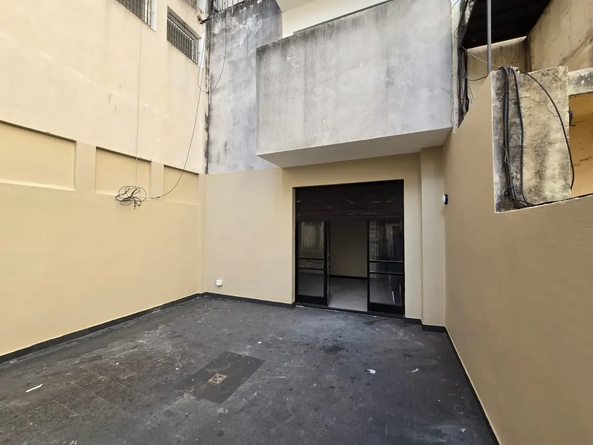 1 dormitorio, patio y terraza