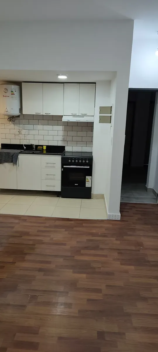 3rd-floor west-facing apartment with parking