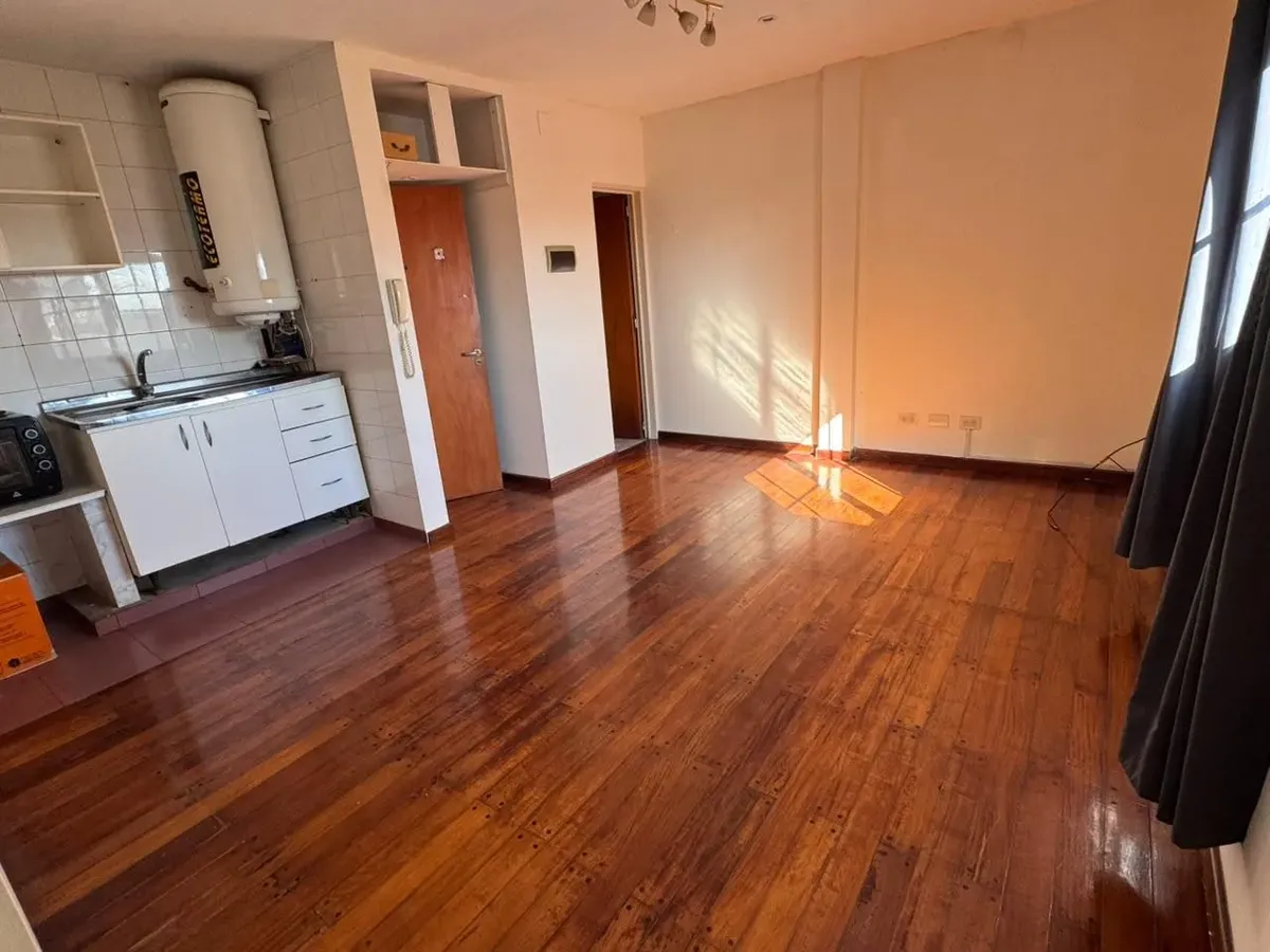Departamento 2 ambientes, 4° piso