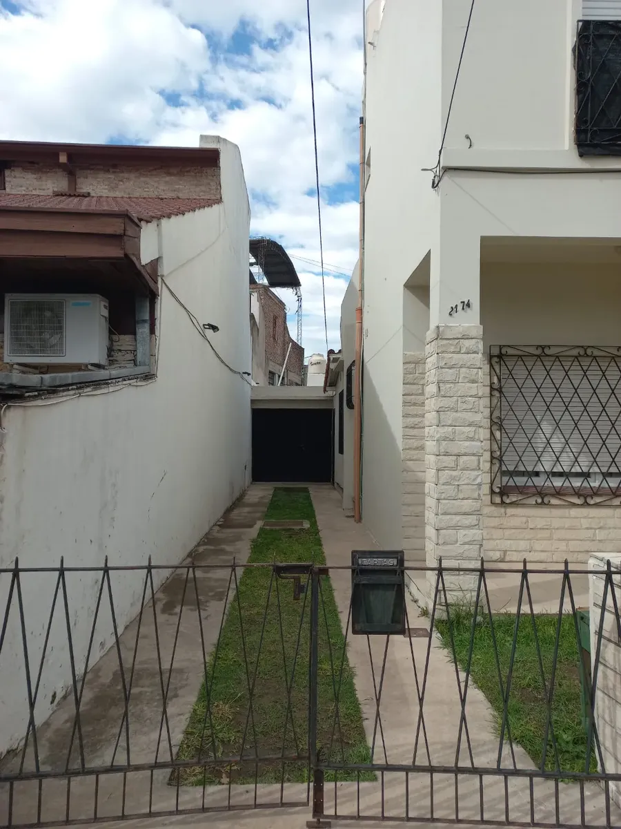 Planta alta con patio y terraza