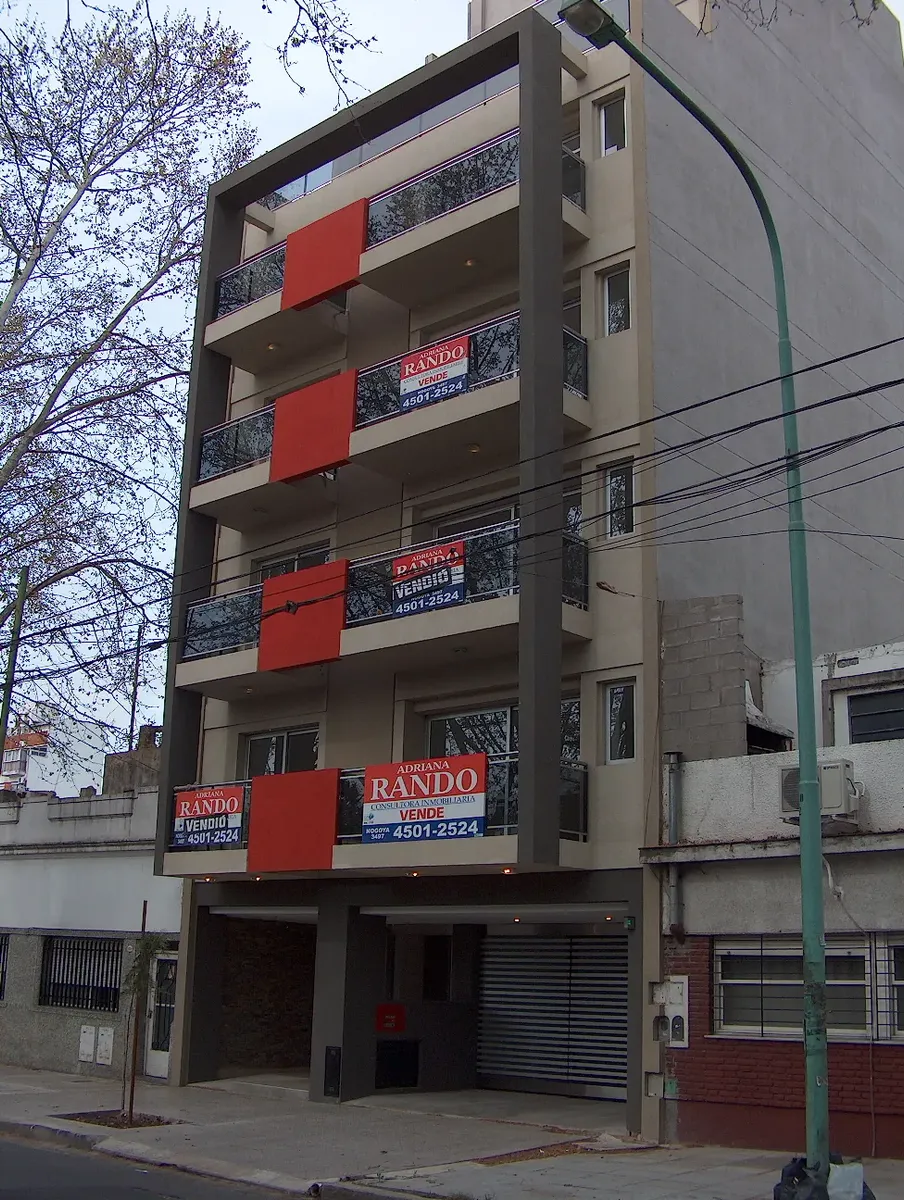 4th-floor studio with balcony terrace