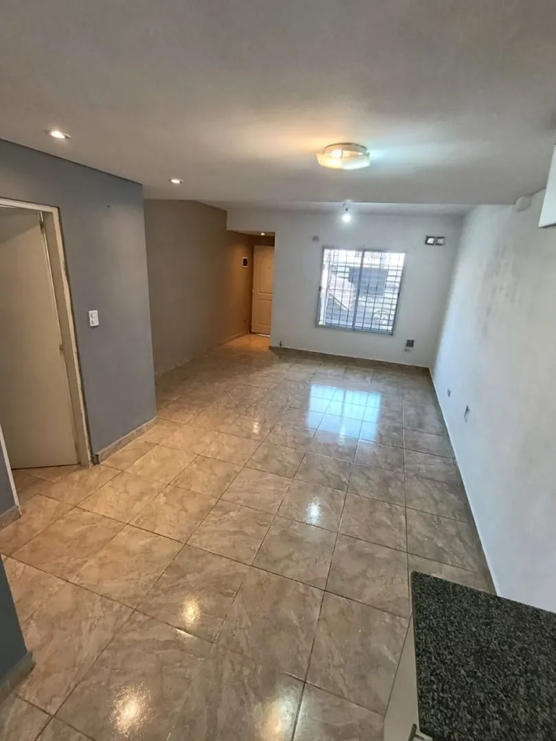 Duplex 3 ambientes con patio