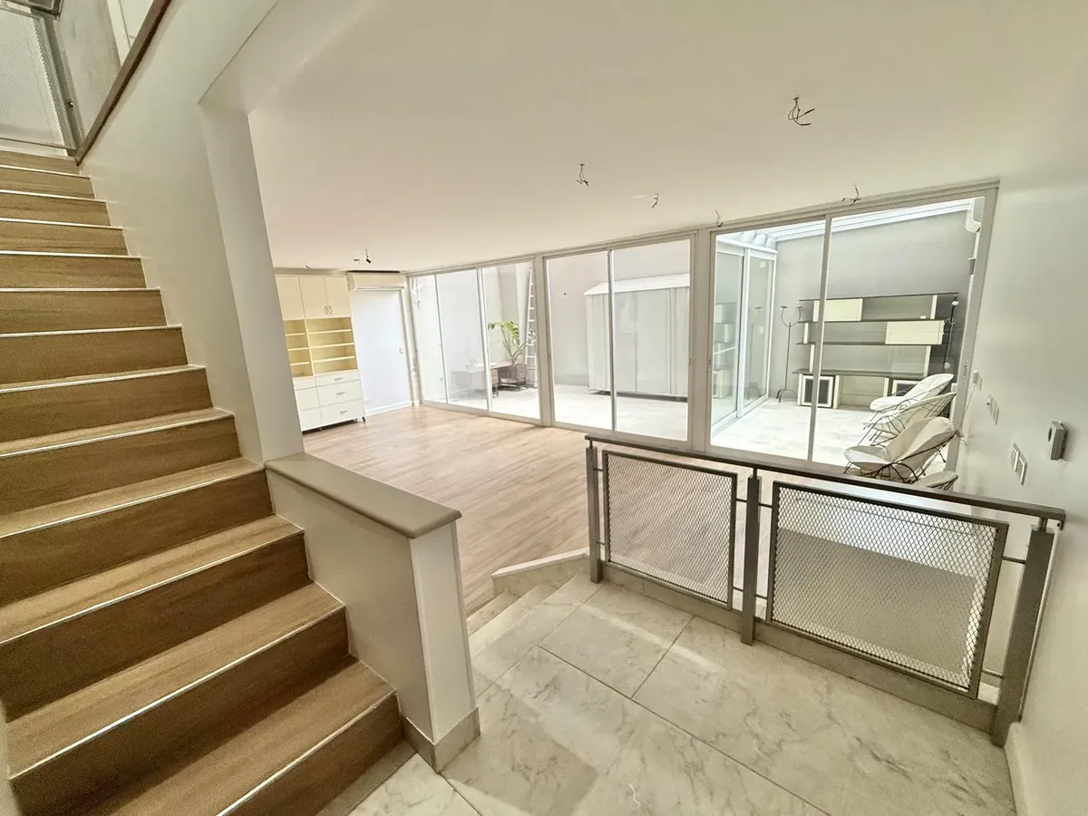 Alquiler De Dúplex De 2 Dormitorios Con Patio, Cochera Y Pileta En Recoleta
