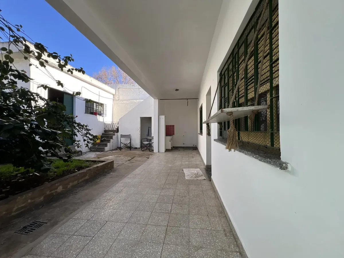 Casa con jardín y terraza