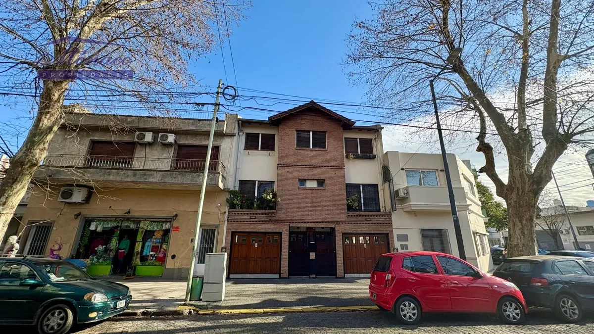 Hermoso Duplex 3 Amb + Dependencia Quincho Patio Y Cochera