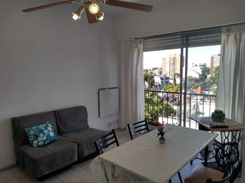 Devoto Alquiler 2 Ambientes Amoblado. 40 M. Balcón Frances,  A. Acond. Cocina A Gas. Servicios Individuales. Muy Luminoso En El Corazón De Villa Devoto!