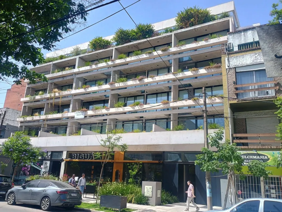 Monoambiente con balcón en Castelar