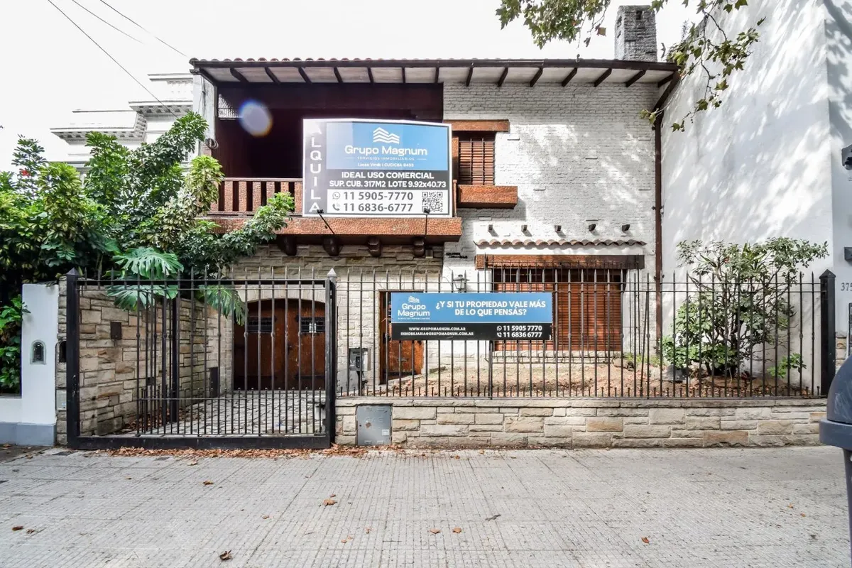 House in Villa Devoto with garden
