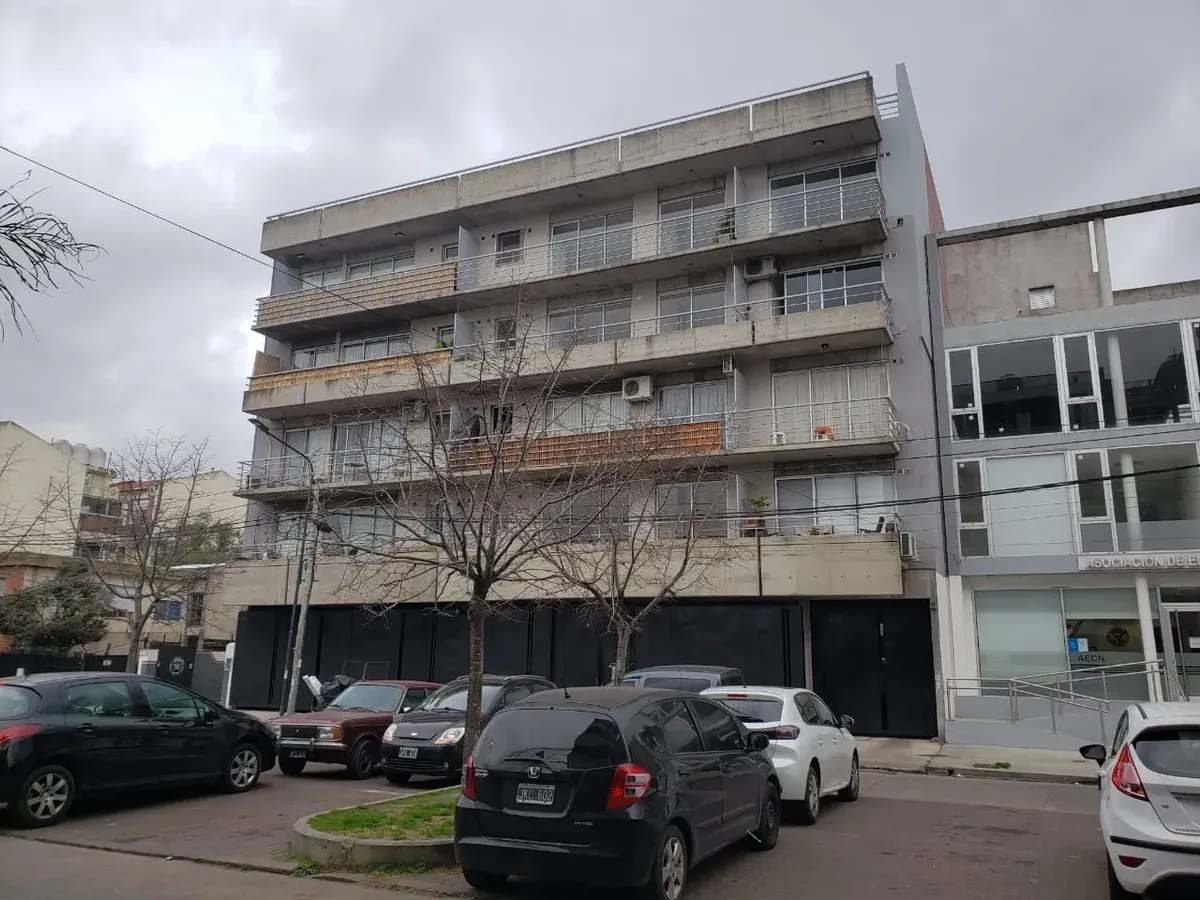 60 m² con balcón y cochera