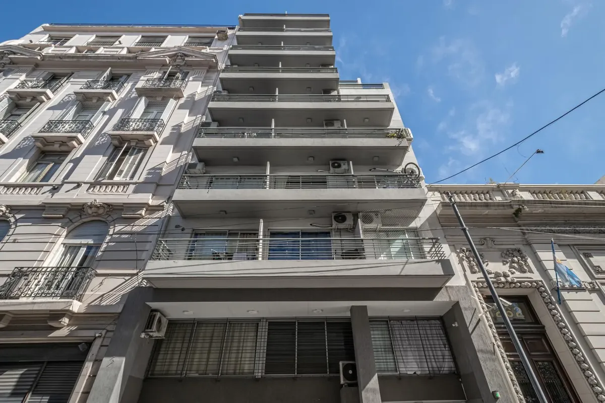 Alquiler Monoambimiente Con 33 M2 Y Balcón En Monserrat