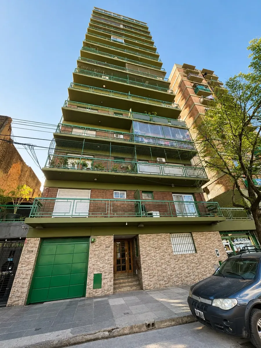 Alquiler | Departamento 3 Ambientes Con Balcón Al Frente  Barrio De Parque Patricios