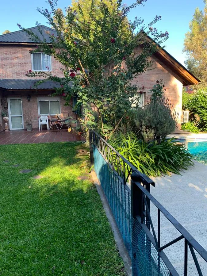 Casa en barrio privado Moreno