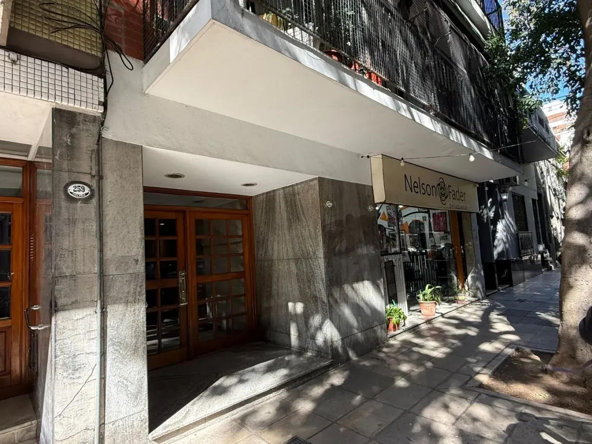 2 ambientes con balcón francés