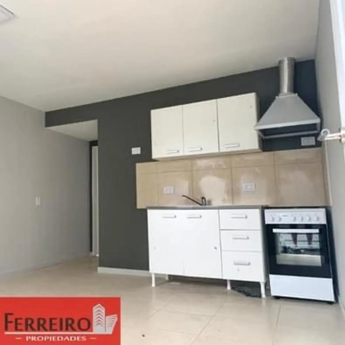 Planta baja con patio y aire