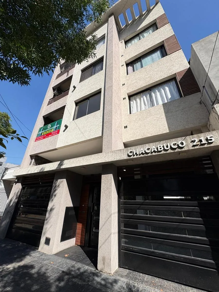 Monoambiente 30 m², cochera cubierta