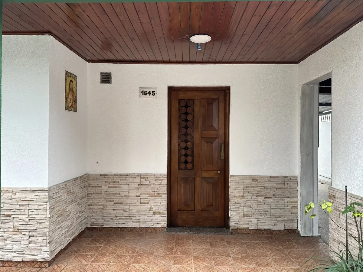 2BR house with patio