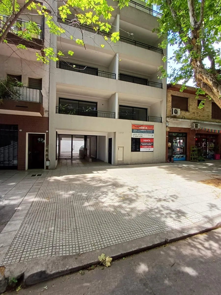 Estudio piso 2 con balcón terraza