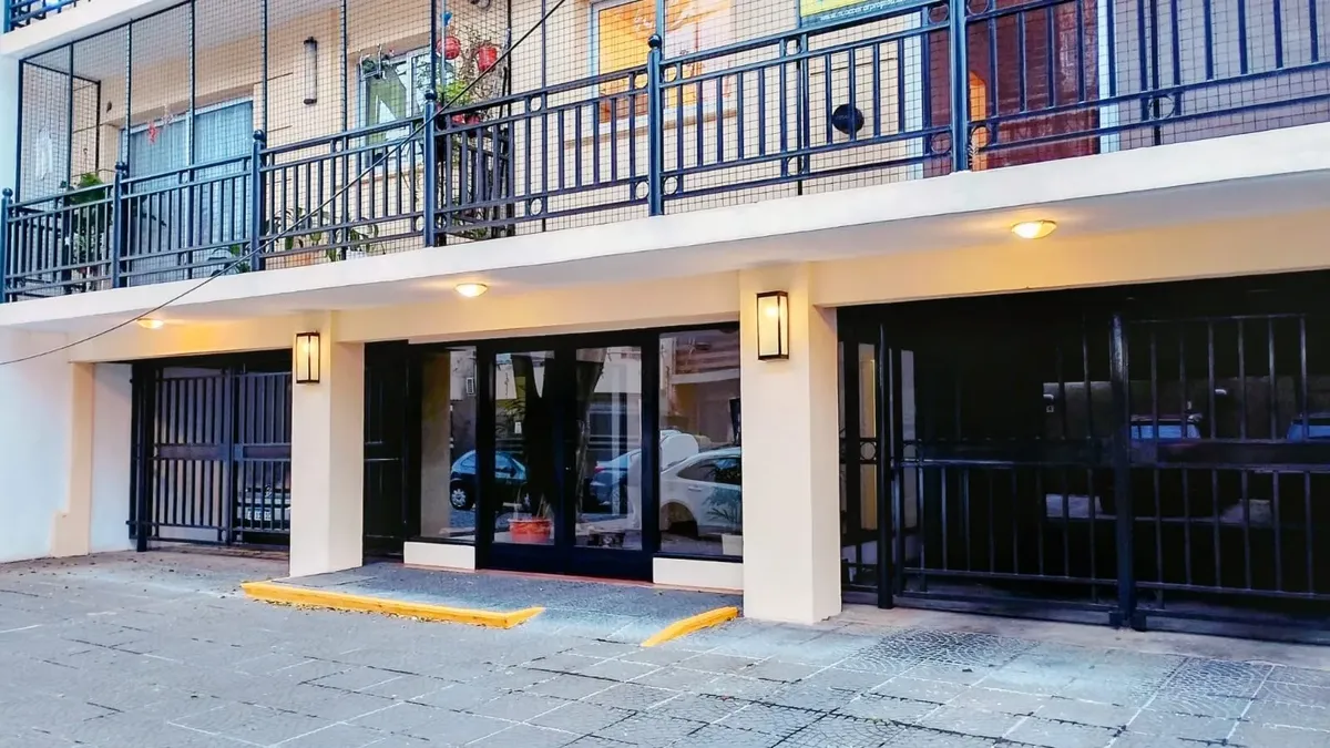 2 dormitorios, balcón corrido