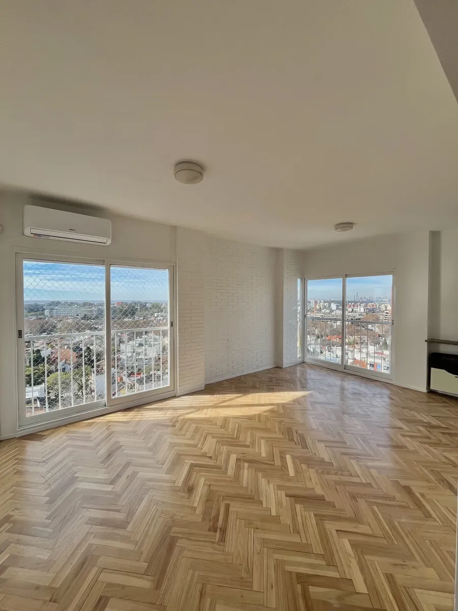 Piso 15 con terraza y vista río