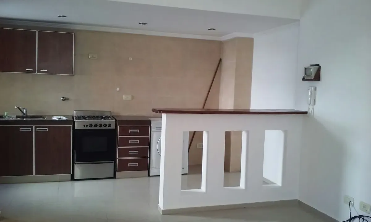 2 ambientes, cocina integrada