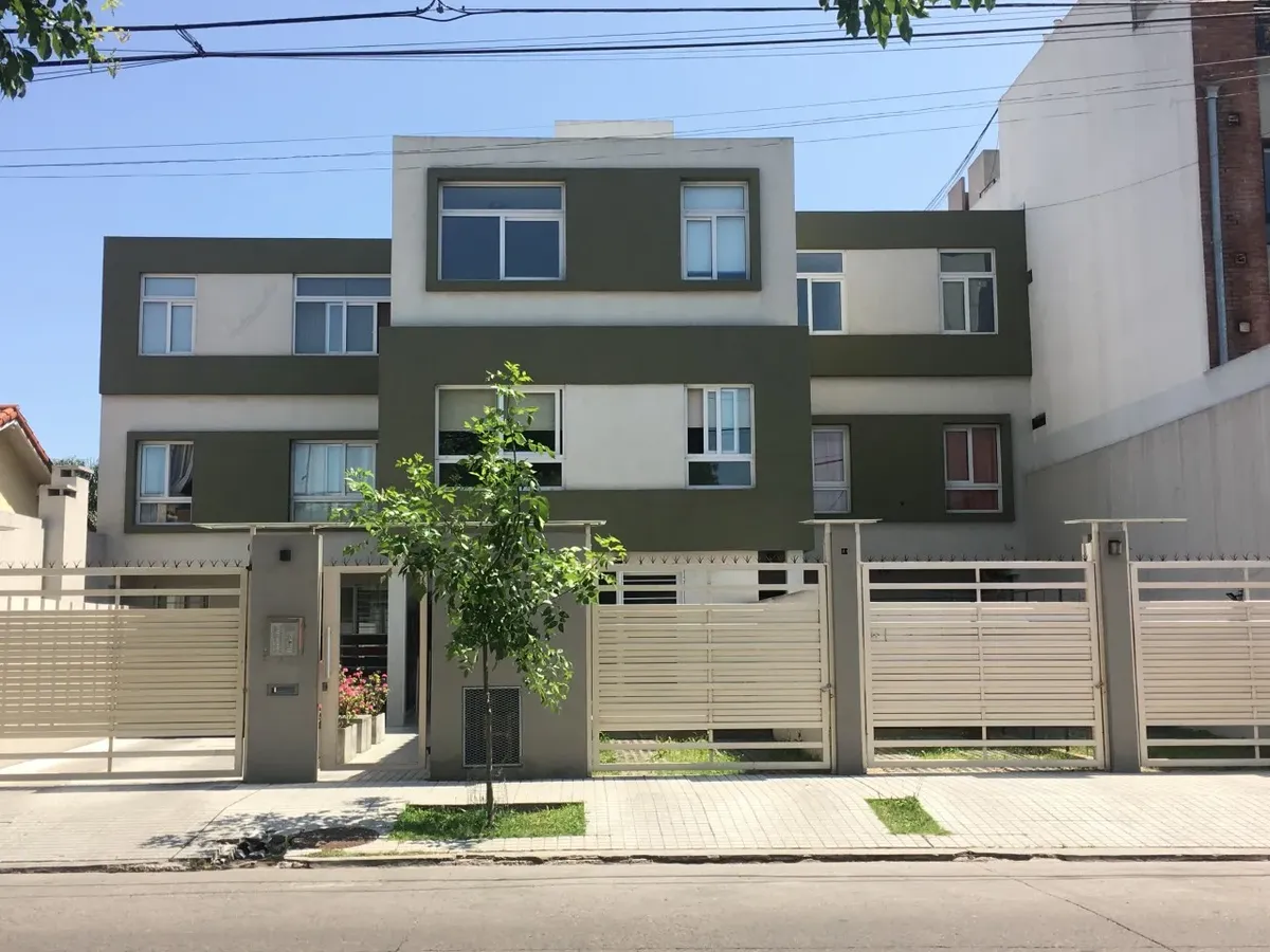 Monoambiente Con Patio - Alquiler - Ramos Mejía Sur