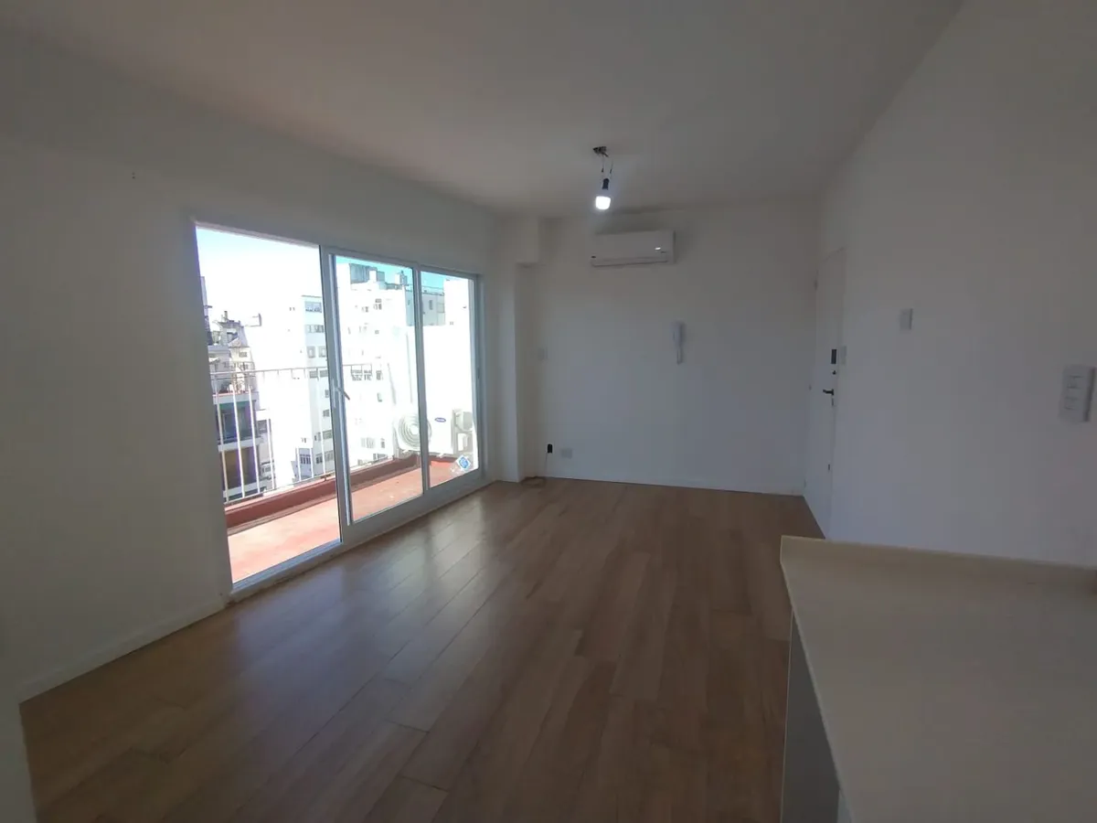 2-room apartment with front balcony