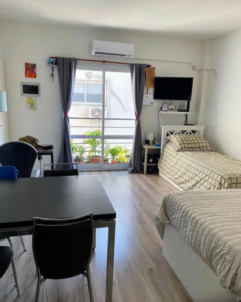 Monoambiente piso 9 con balcón