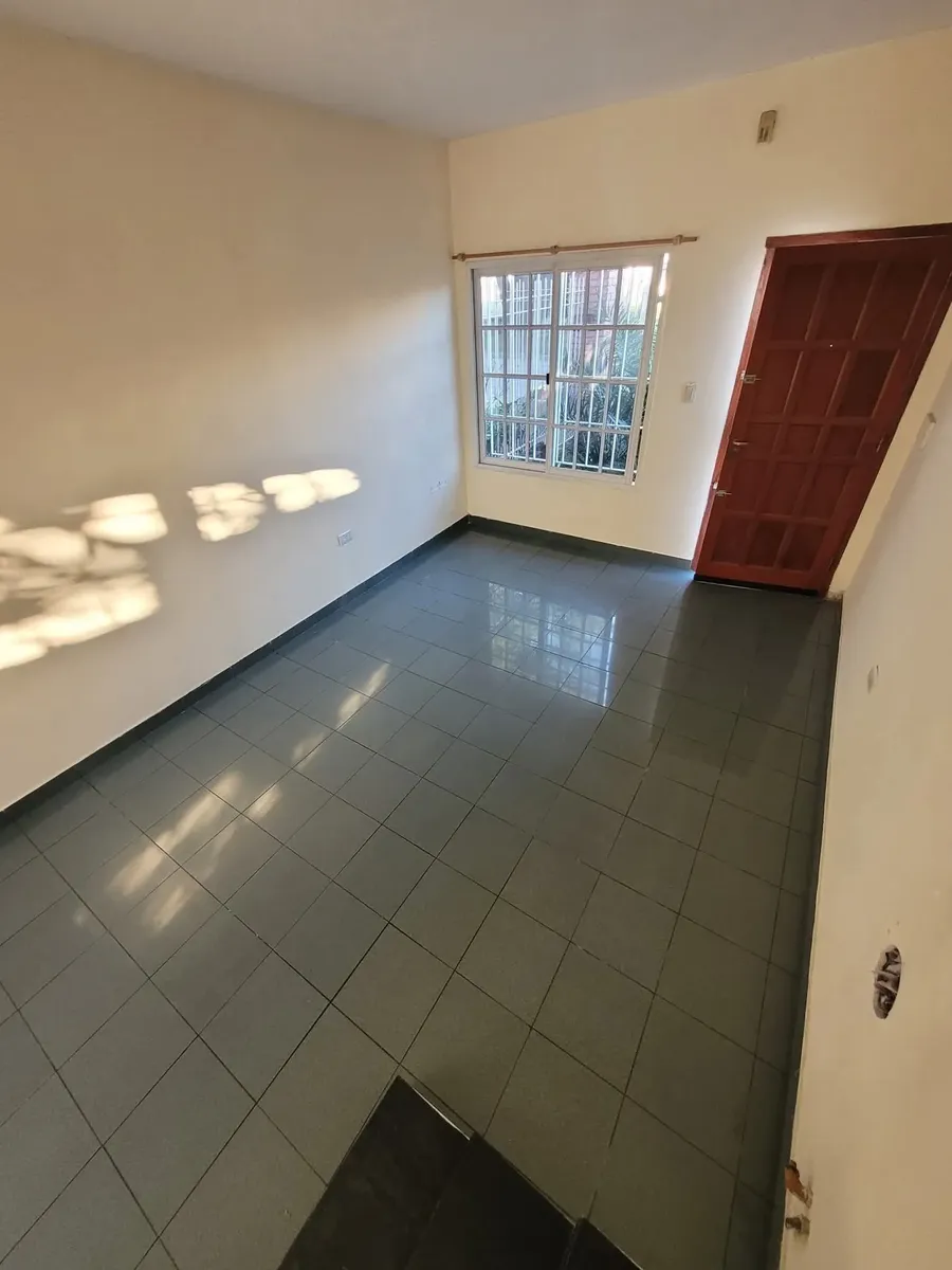 Excelente Duplex En Alquiler Con Cochera. Quilmes