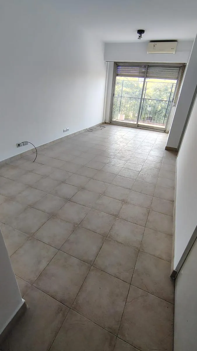 Departamento con gran balcón y losa radiante