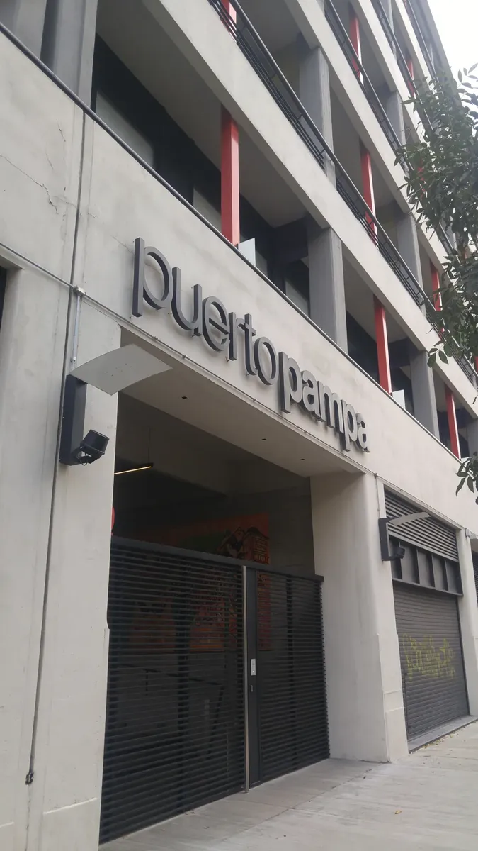 Duplex con balcón y cochera