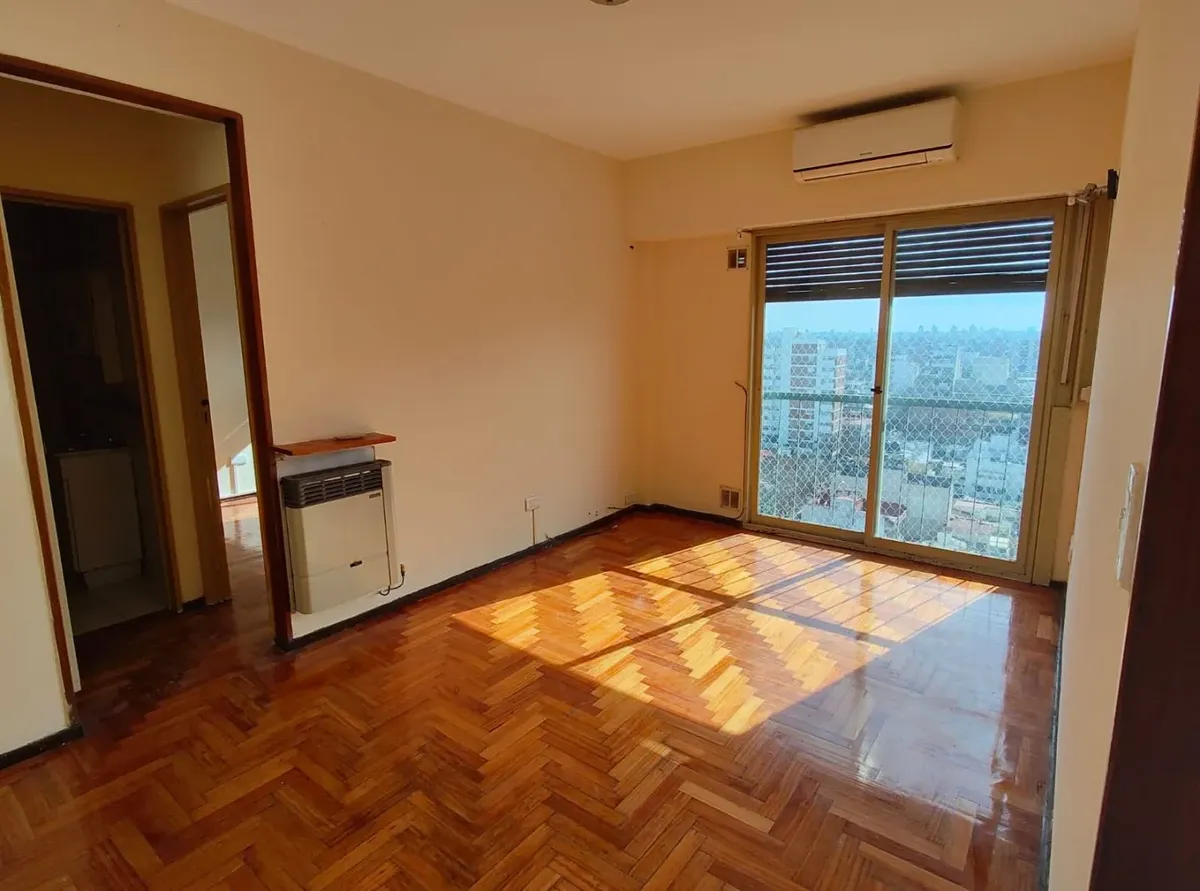 Piso 12 con vista abierta