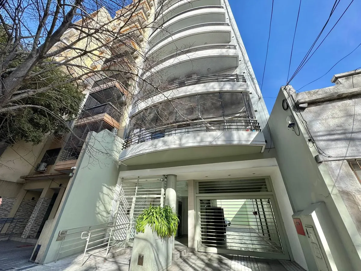 2 ambientes con balcón