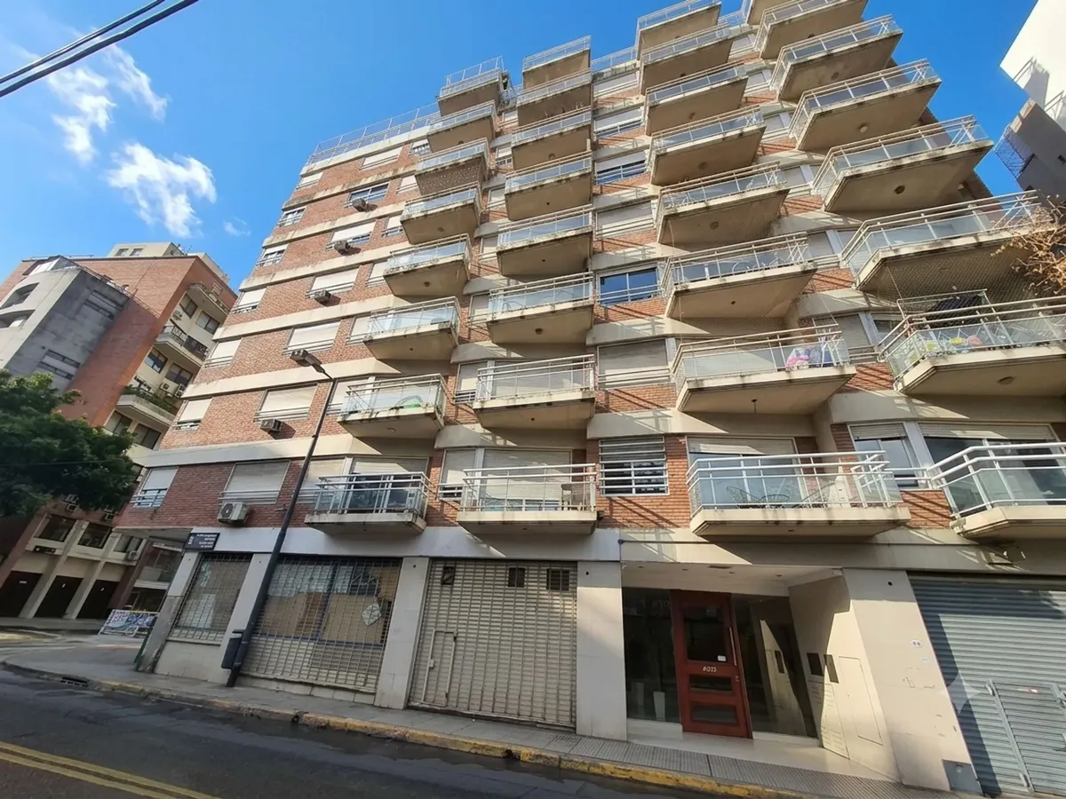 Departamento 2 ambientes con balcones