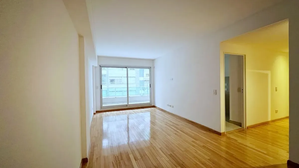 3 ambientes con cochera y balcón