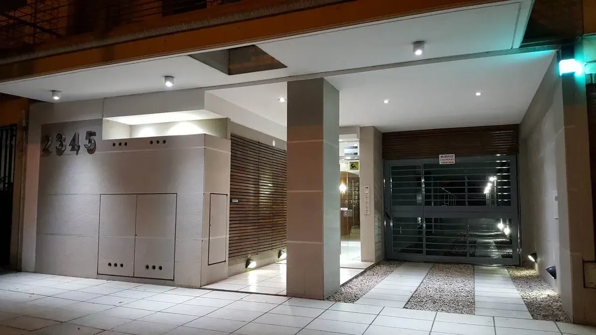 Monoambiente con balcón al contrafrente