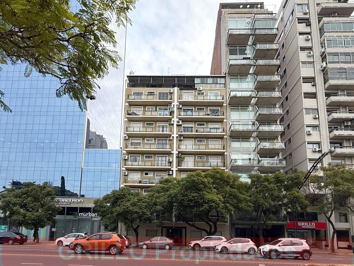 Piso 5 con terraza y AC