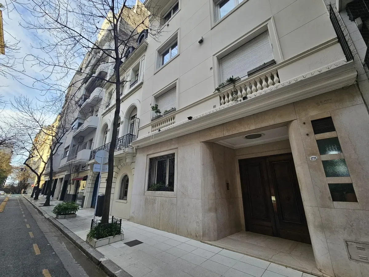 Departamento En Alquiler En Recoleta Con Patio